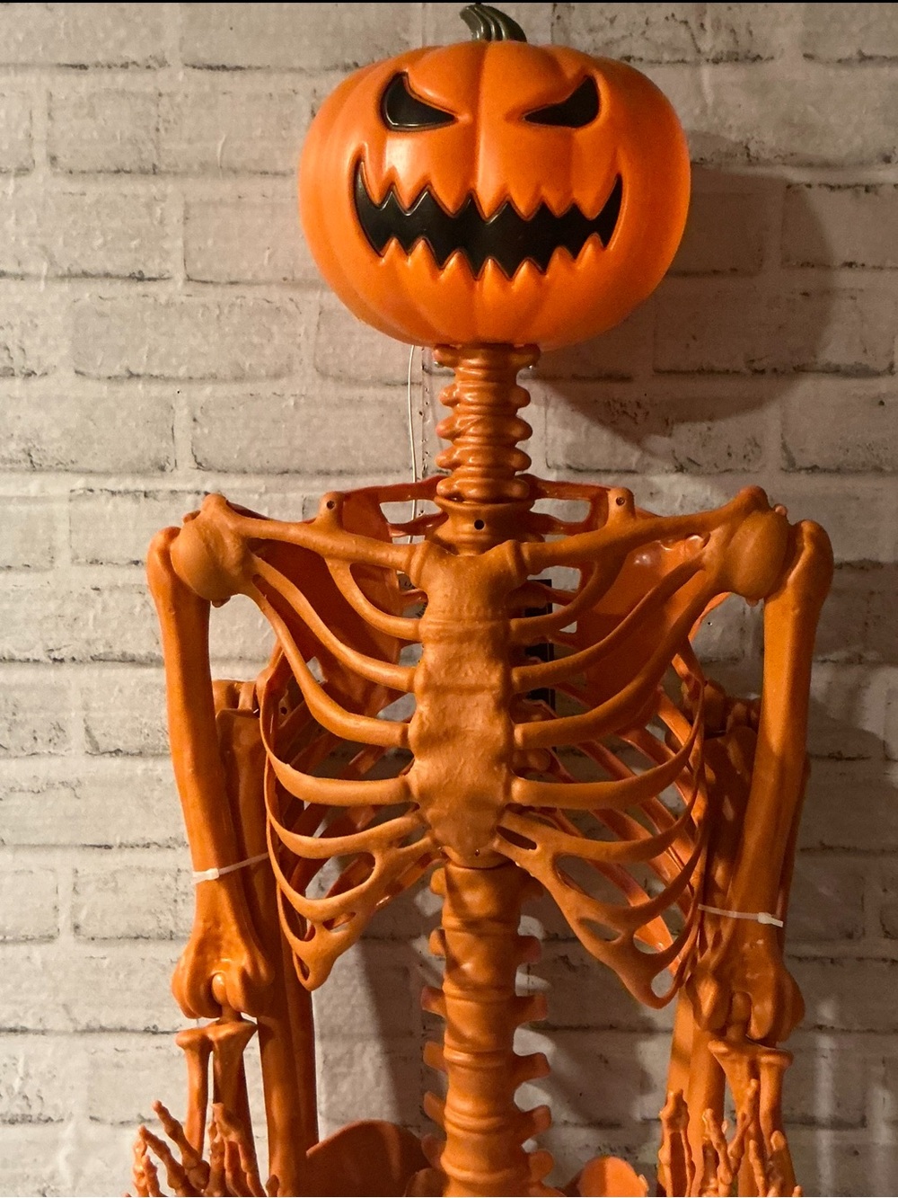 MARTHA STEWART 4.9ft Led Hanging Pumpkin Head Skeleton Decoration
